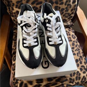 Givenchy Black & White GIV Runner Sneakers | Leather Designer Trainers